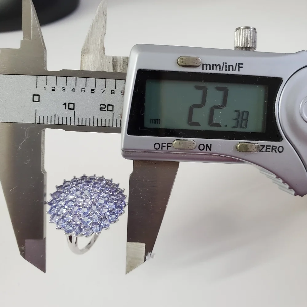 Watch Video / 10K Gold Tanzanite Cluster Ring
